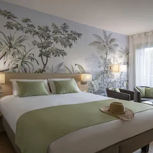 *** Hotel Chambord France